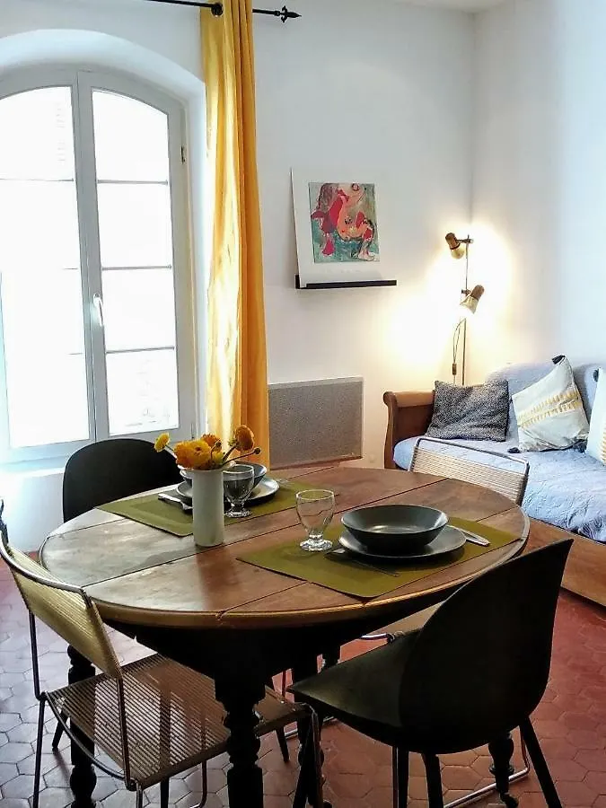 Le Nid Des Arenes Lägenhet Arles